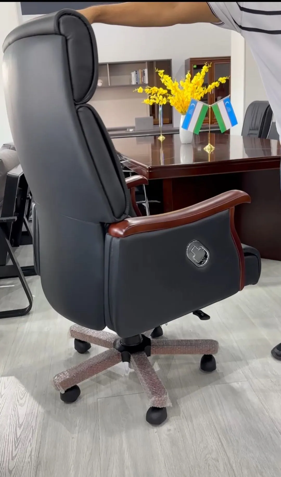 Кресло A 208 Boss кресло для руководителя#2