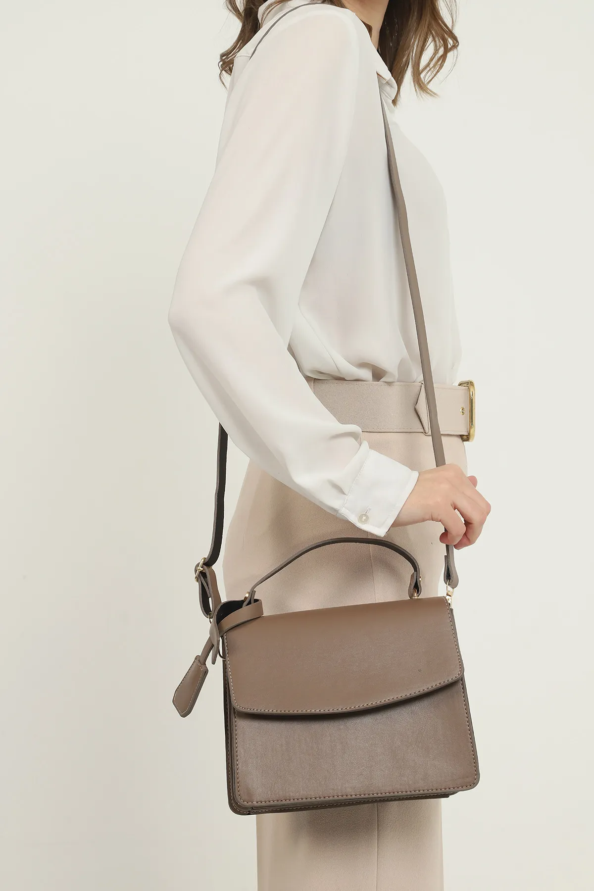 Женская сумка с детализированными ручками и плечевыми ремнями SHK Bag MYZ7895AKS0005 Цвет норки#3