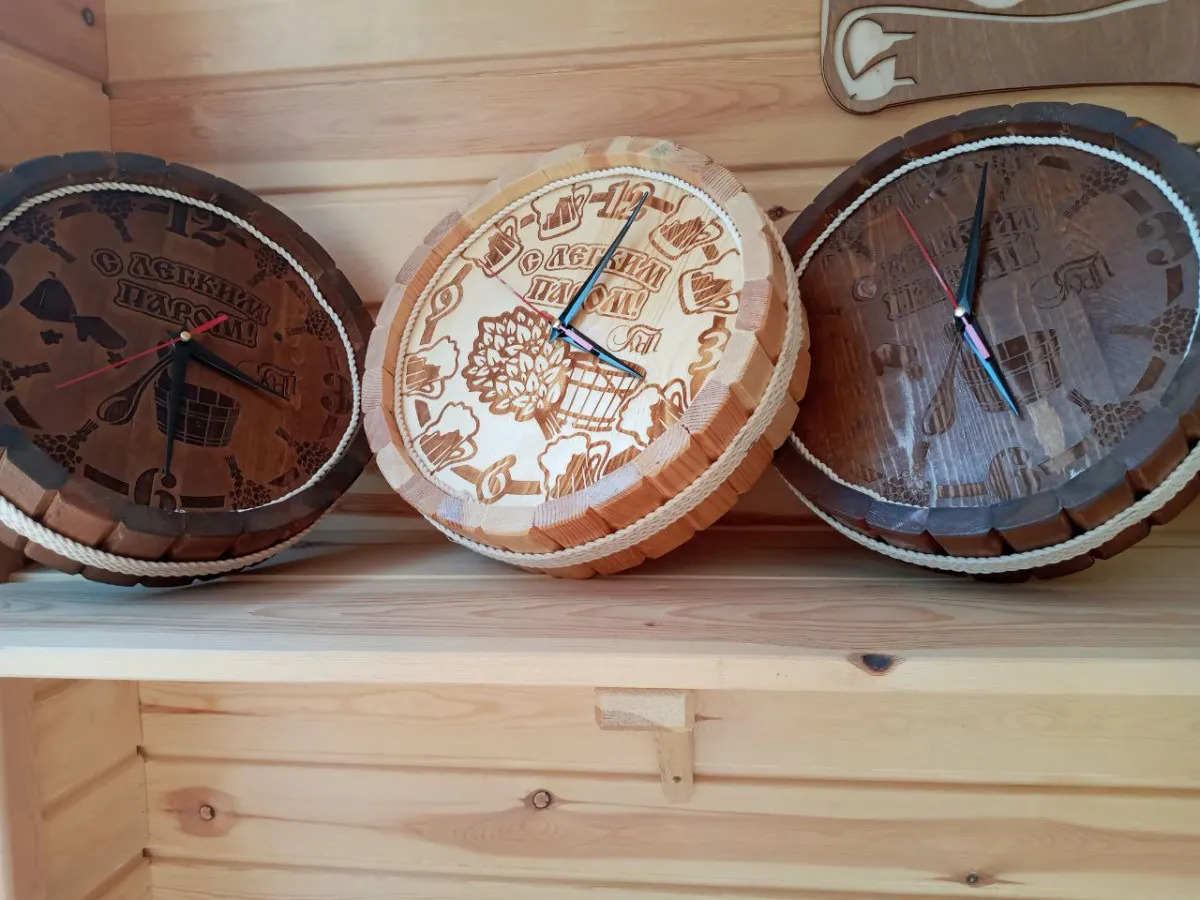 Настенные часы деревянные для бани#1