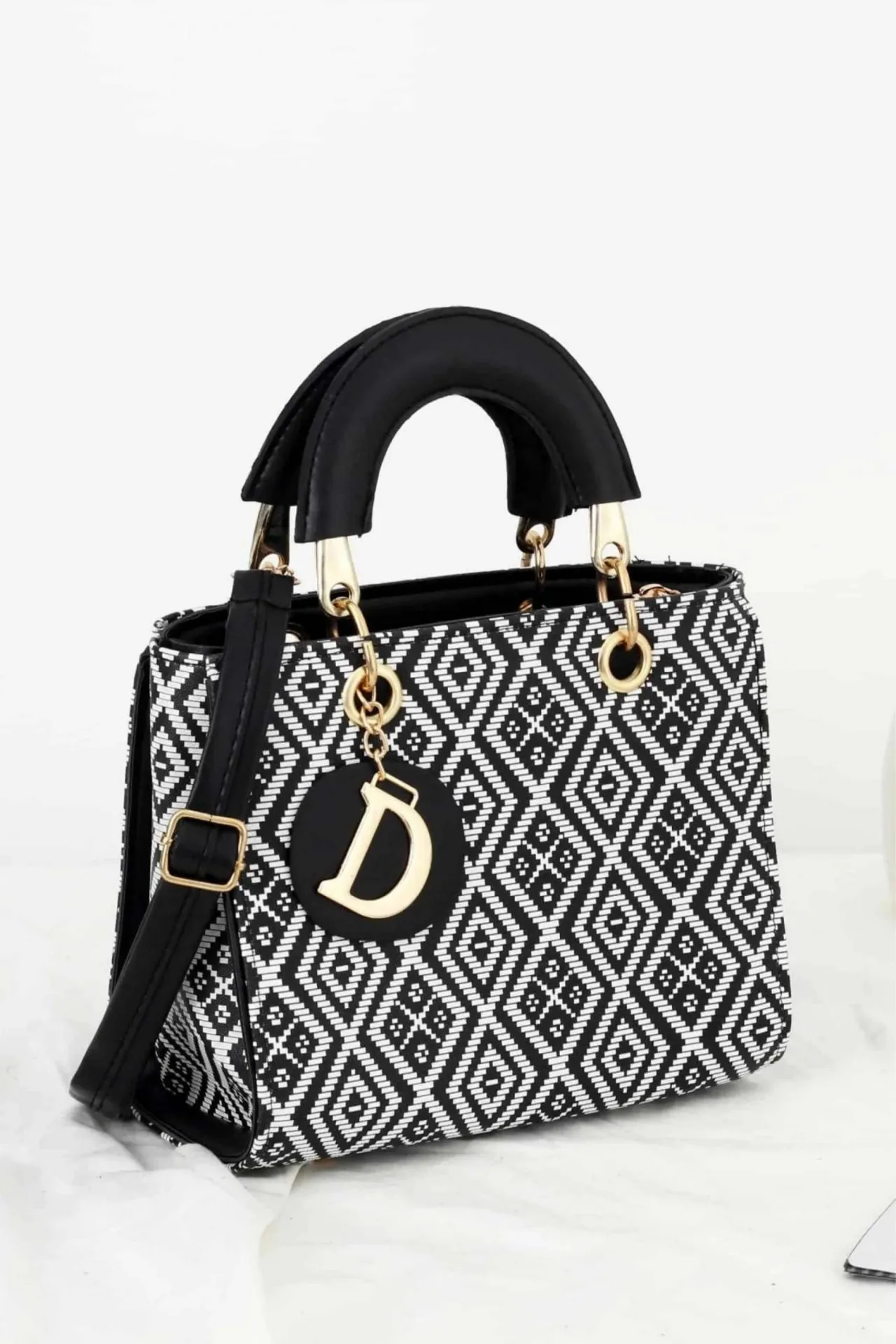 Женская сумка с вышивкой B-BAG BP-4284O Чёрно-белый#1