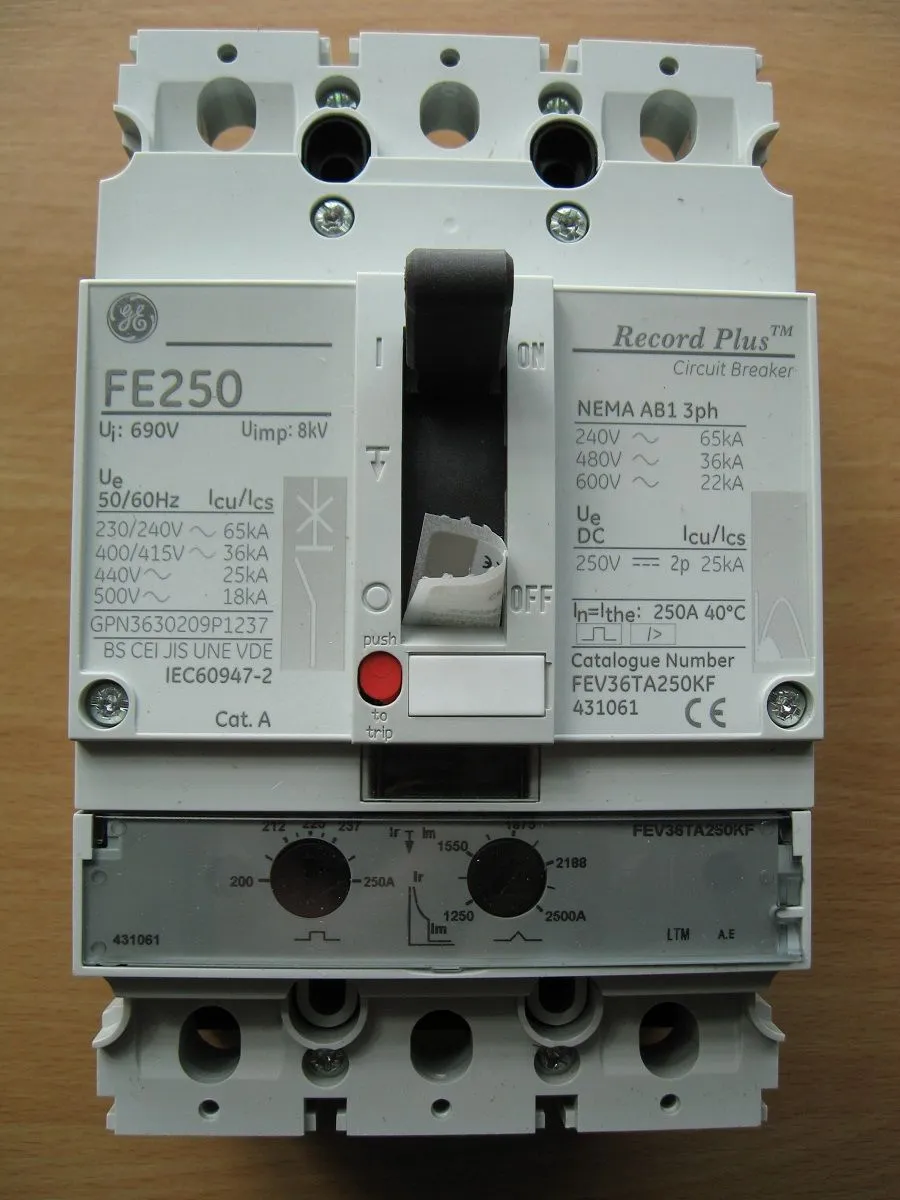 Автоматический выключатель YCM1-225L 3P (160A-225A)#6
