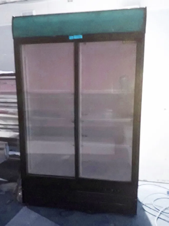 Холодильные шкафы cо стеклянными дверьми DM105-S#4