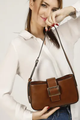 Женская сумка через плечо baguette с магнитной застежкой и пряжкой - цвет загара shk bag