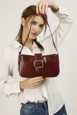Женская сумка через плечо baguette с магнитной застежкой и пряжкой - бордовый shk bag
