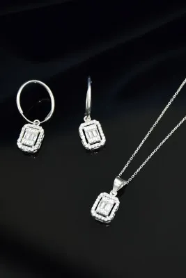 Серьги-кольца с родиевым покрытием и циркониевым багетным камнем uvpts600082 Larin Silver