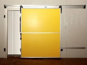 Промышленные двери для холодильных камер